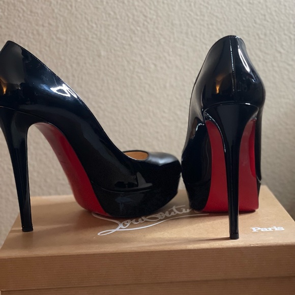 Christian Louboutin Women’s Heels. Worn twice. Bianca style 5.5 inch heels - Picture 3 of 6